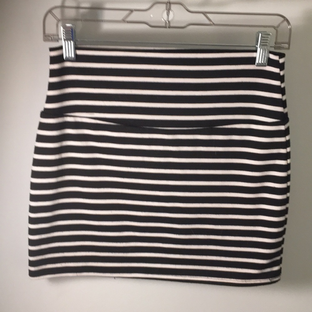 Black and white striped pencil skirt